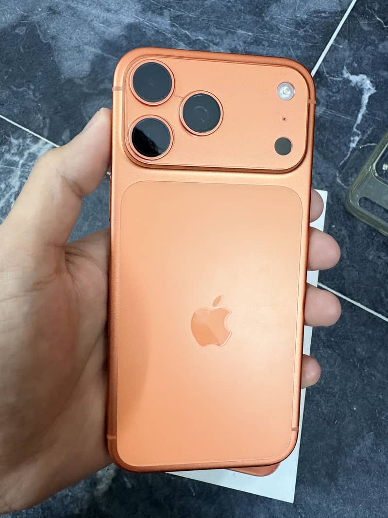 Apple iPhone 17 Pro Max 5