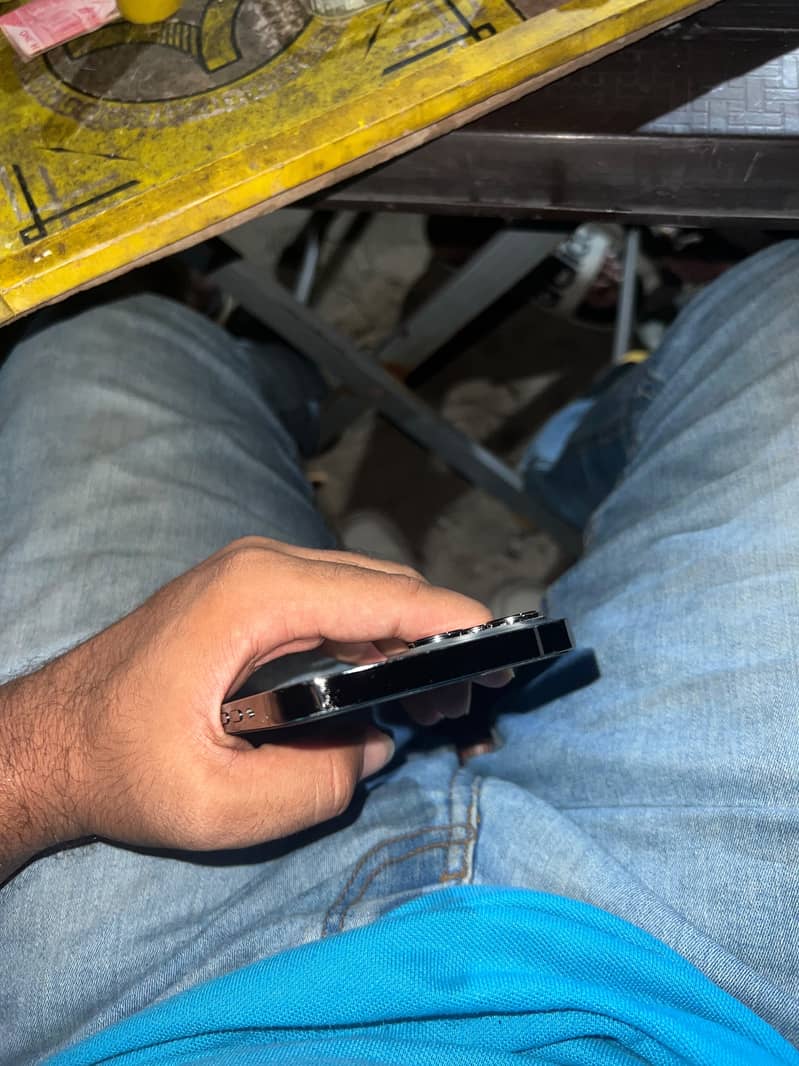 Apple iPhone 13 Pro Max 1