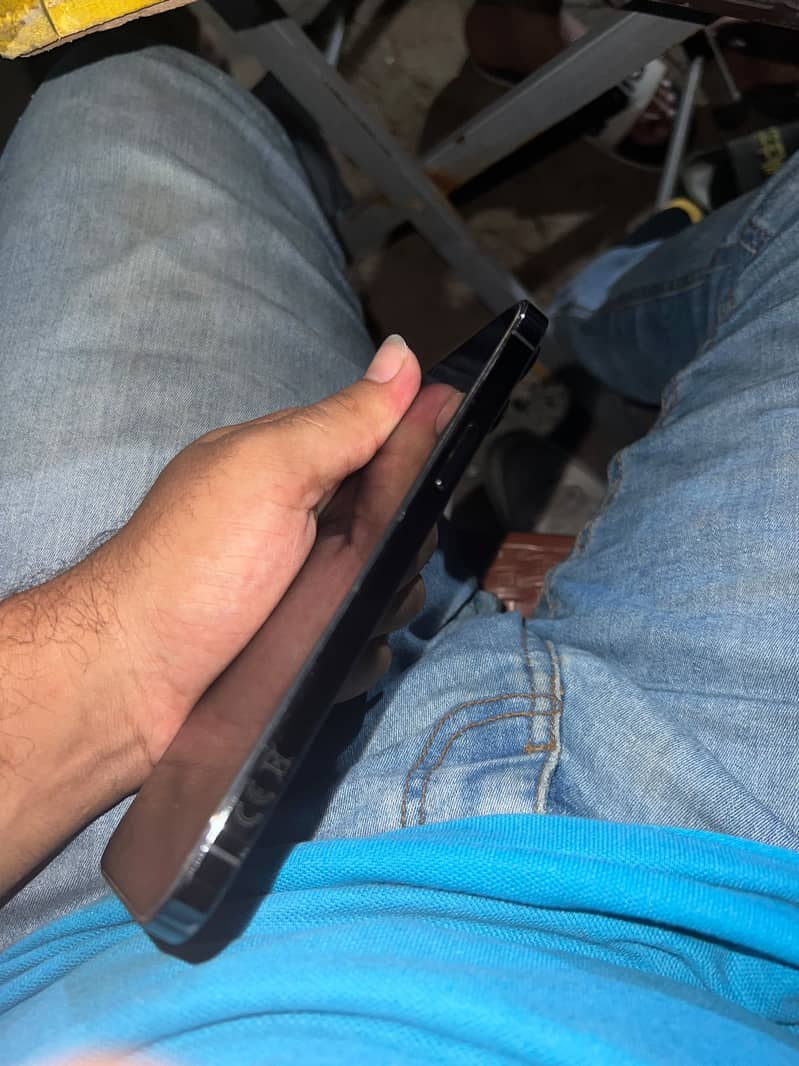 Apple iPhone 13 Pro Max 4