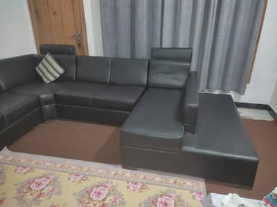 good condition 7 seater black lader