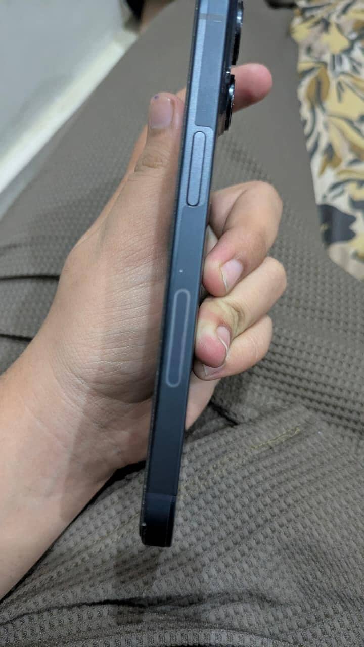 Apple iPhone 14 3