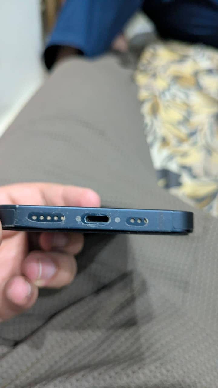 Apple iPhone 14 4