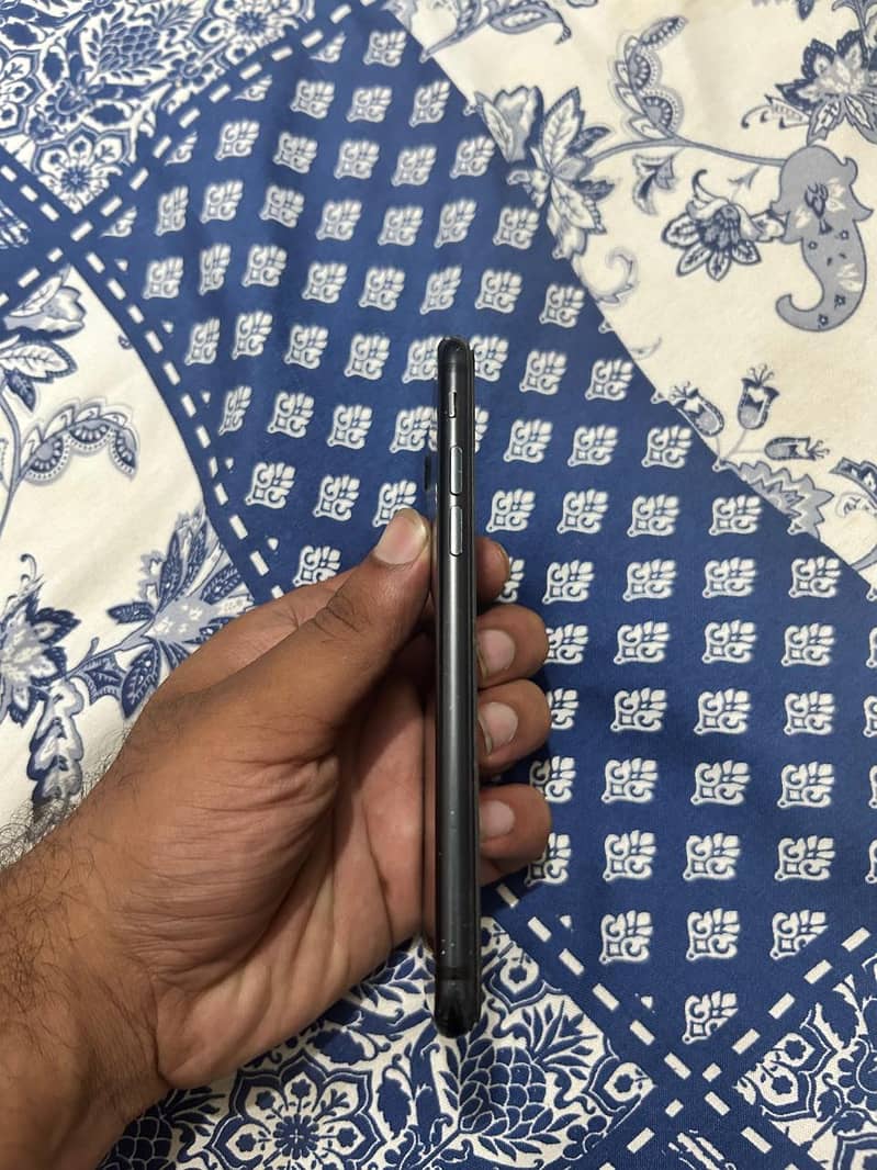 Apple iPhone 7 0