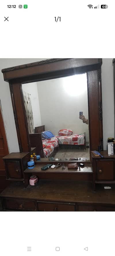 dressing table