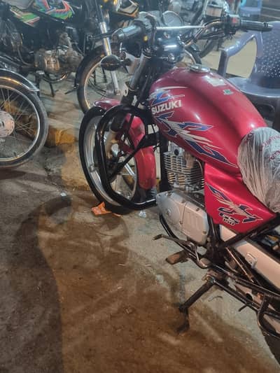 I am sel my Suzuki gs150 first owner bike 2021 12month 03132432355