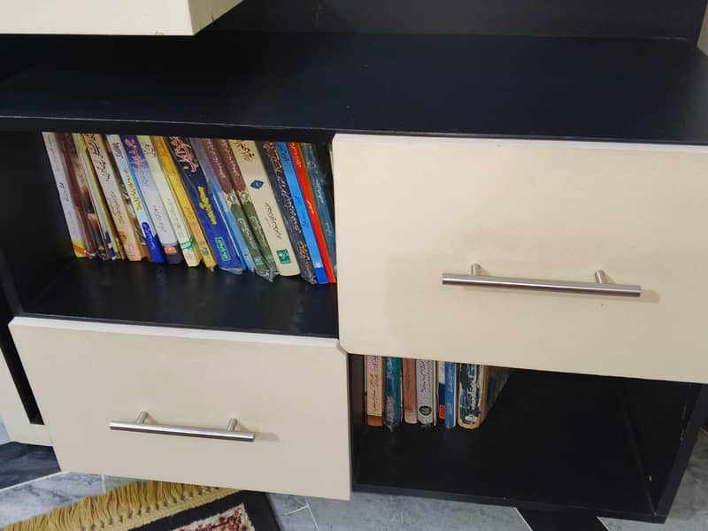 Dressing Table contact no : 0/3/3/5/1/3/1/0/1/2/6 2