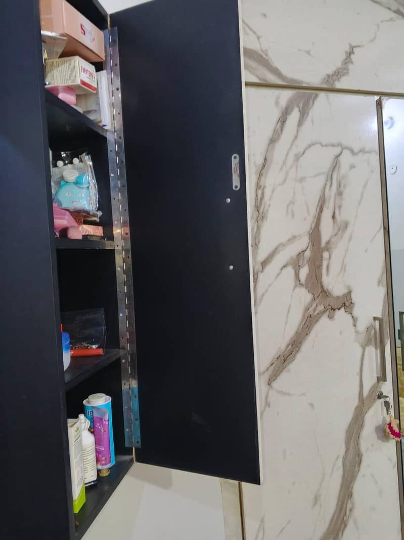 Dressing Table contact no : 0/3/3/5/1/3/1/0/1/2/6 3