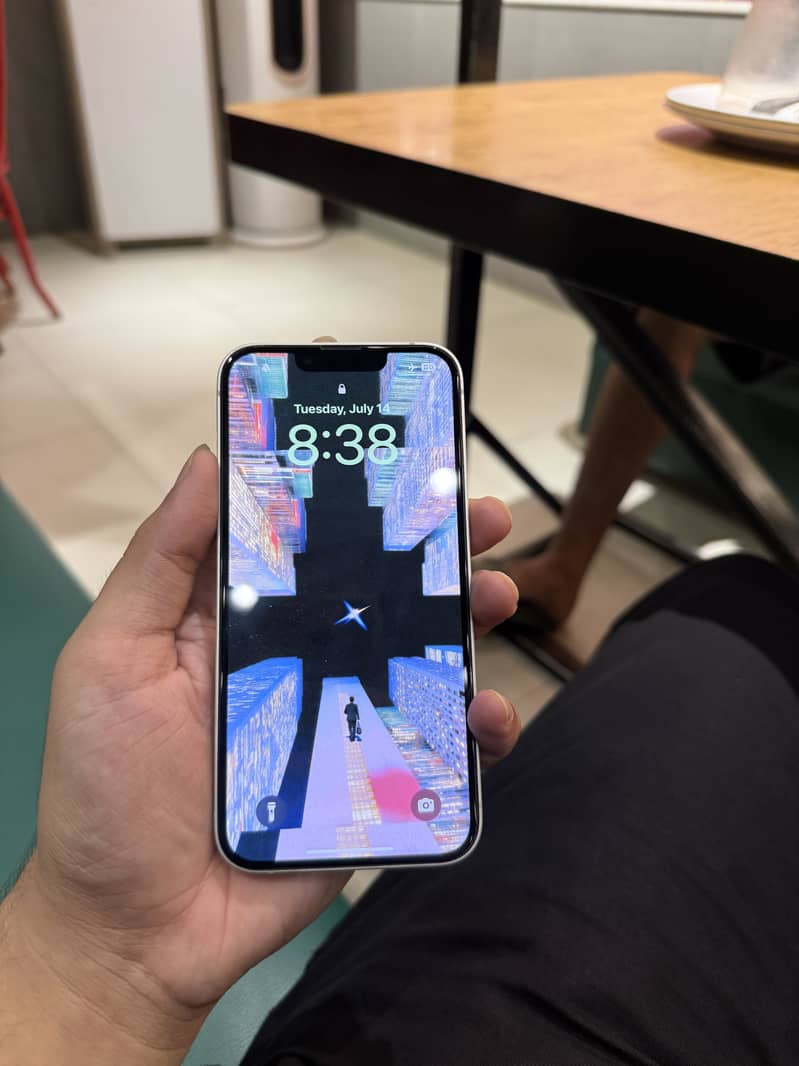 iPhone 16e jv 2