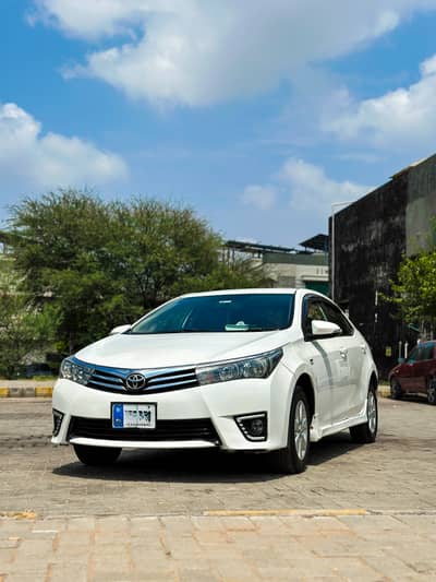 Toyota Corolla Altis Automatic 1.6 2017 | Family car in best condition