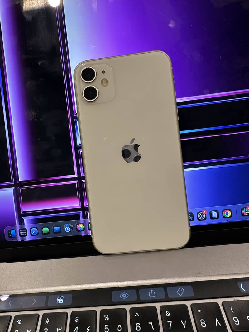 Apple iPhone 11 0