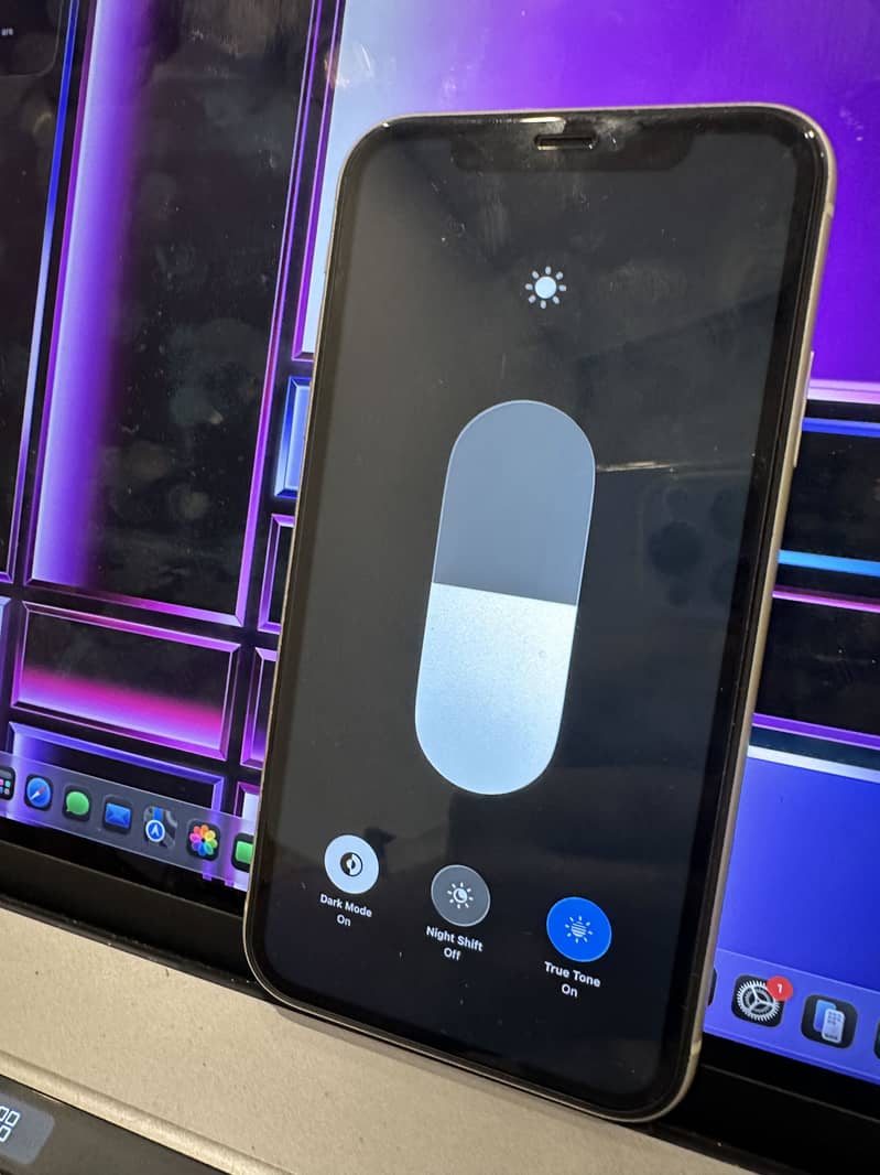 Apple iPhone 11 3