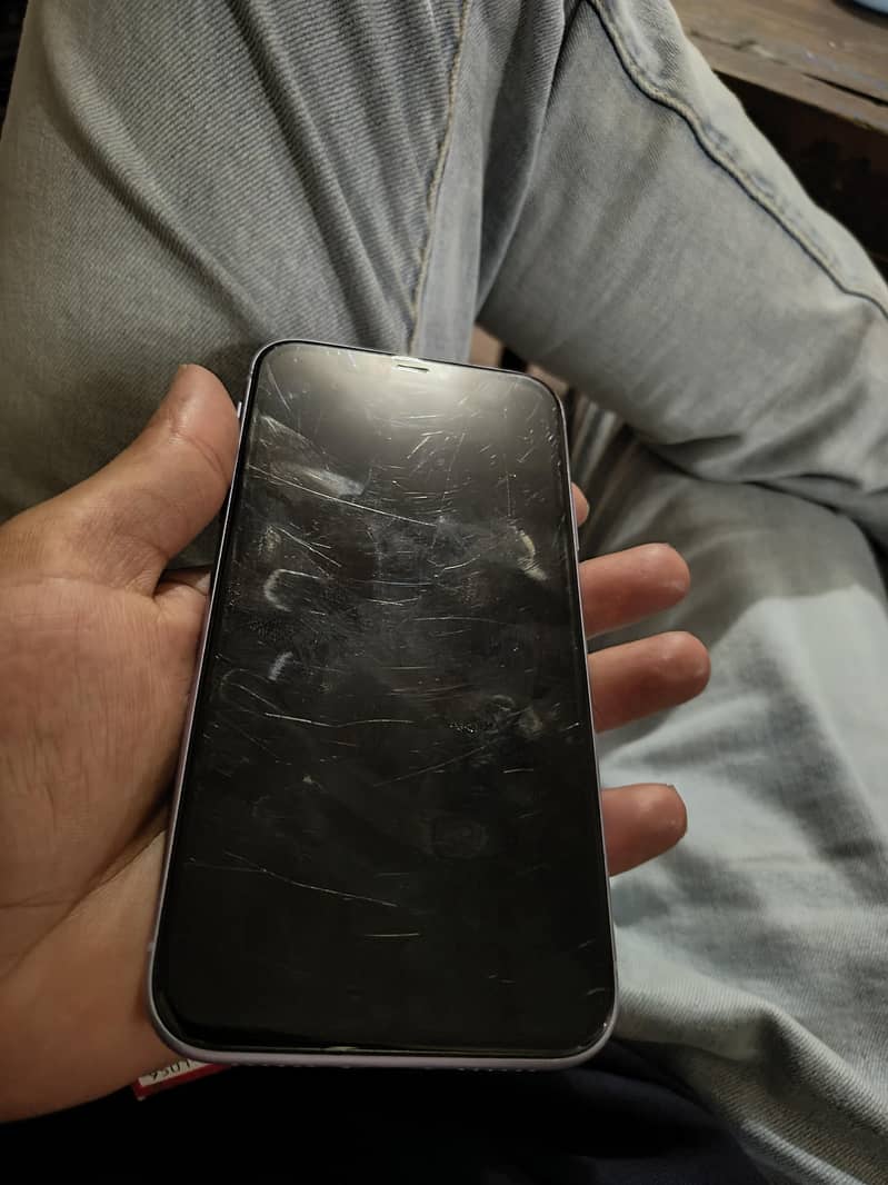 Apple iPhone 11 3