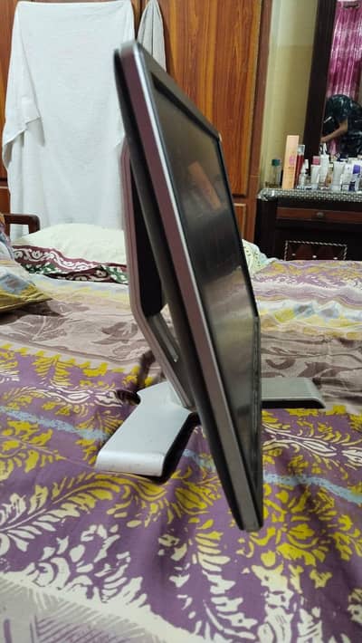 DELL LCD Urgent Sale