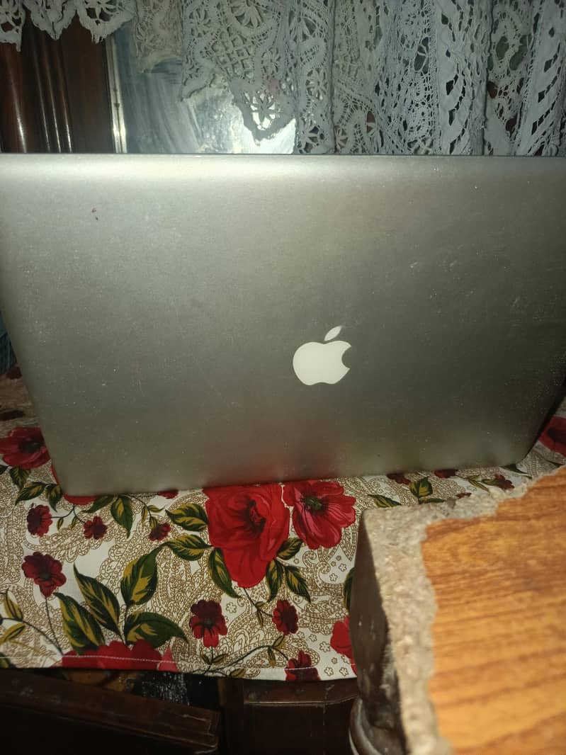 macbook pro 1