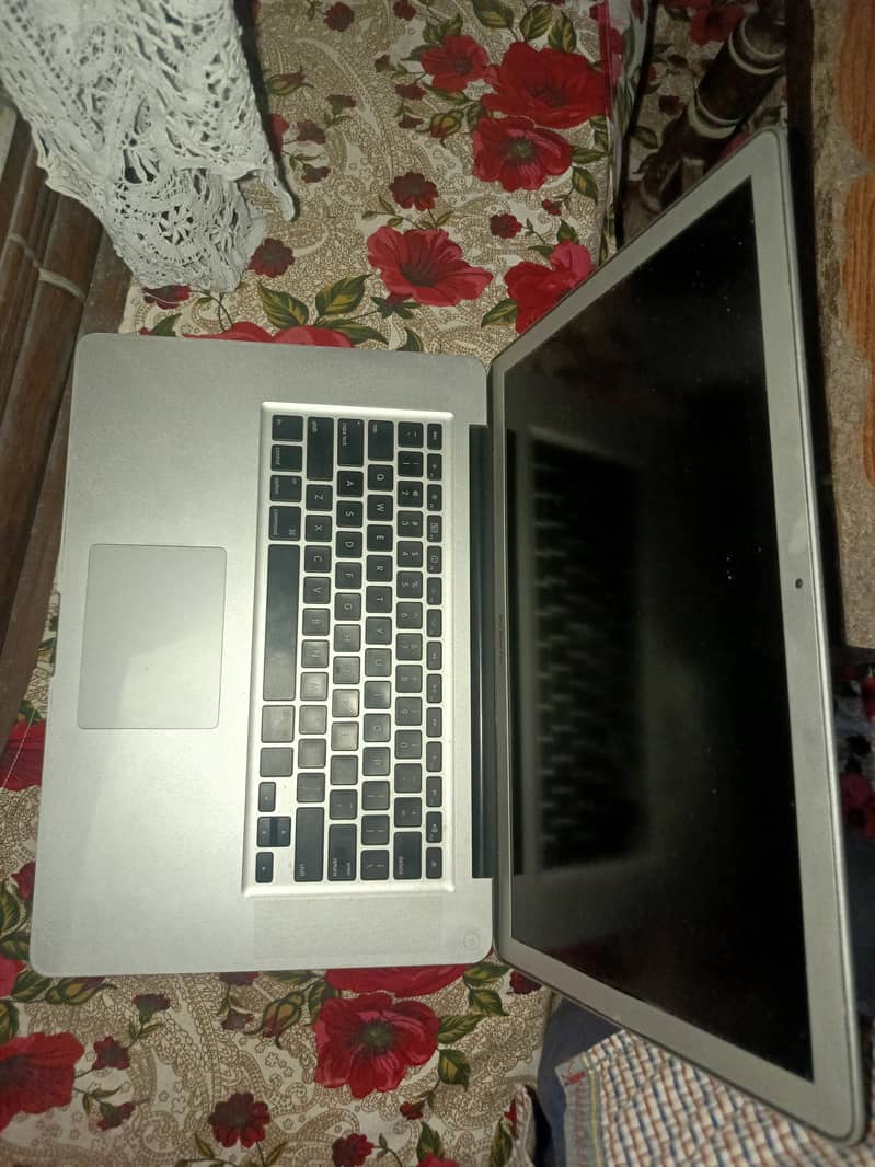 macbook pro 2