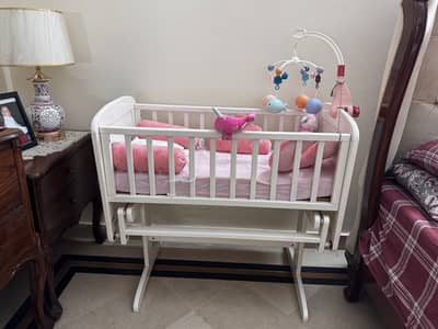 Baby cot/crib