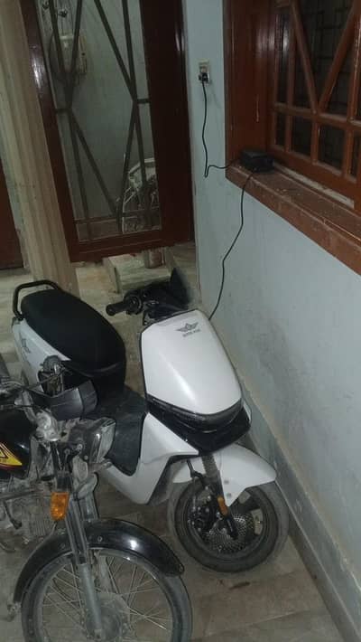 Super Star G90 scooty for sale