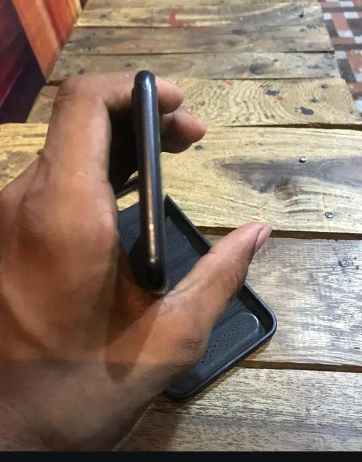 Apple iPhone 7 Plus 6