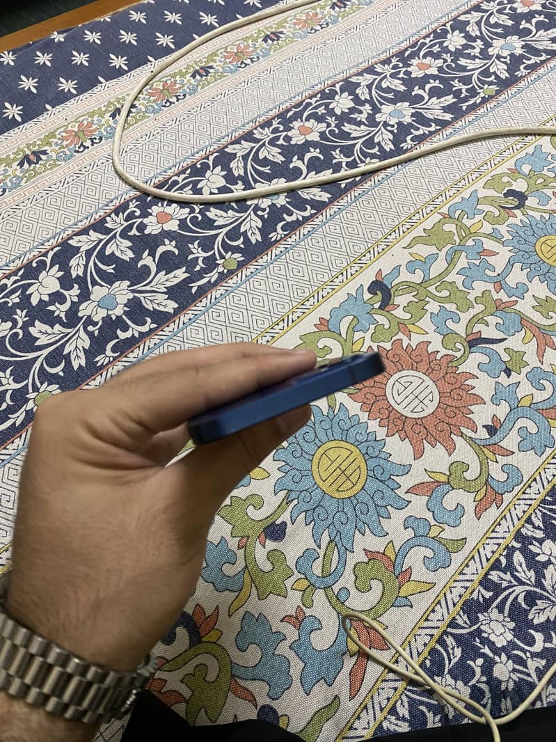 Iphone 12 3
