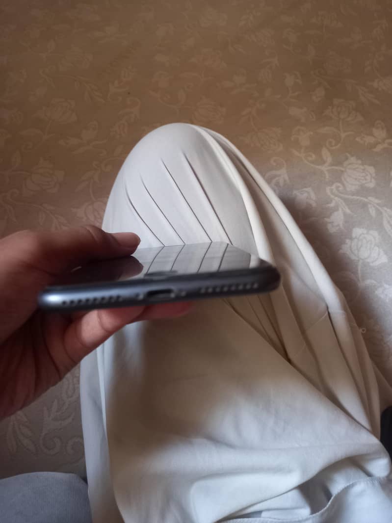 Apple iPhone 8 Plus 2