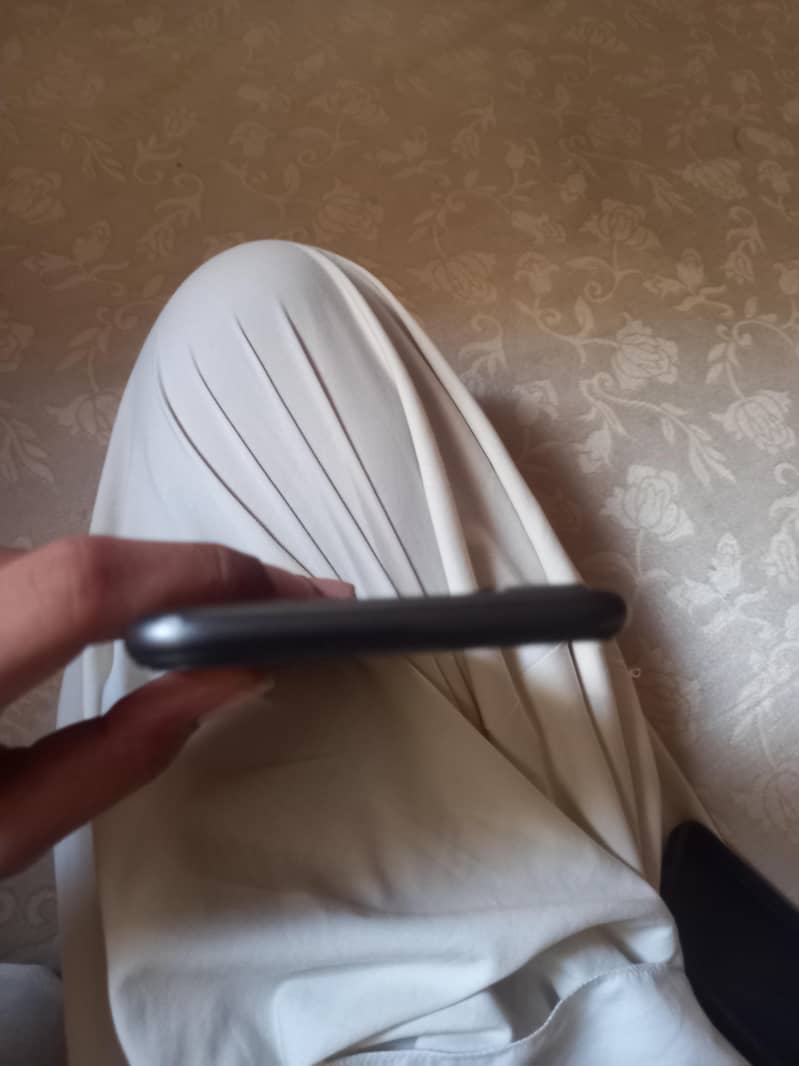 Apple iPhone 8 Plus 4