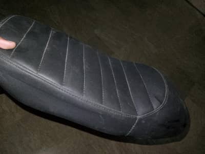 Cafe racer seat