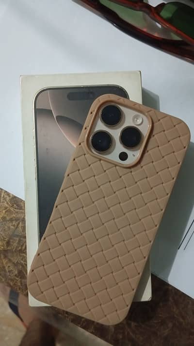 Apple iPhone 16 Pro