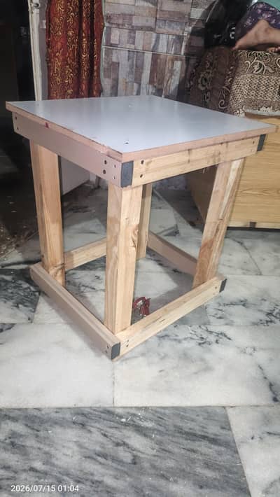 LASANI TABLE