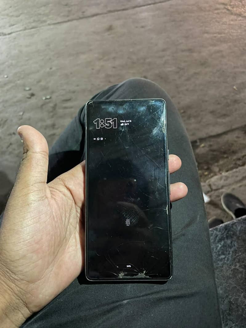 Google Pixel 7 4