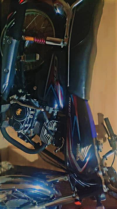 Honda 125 selling all documents clear biometric also