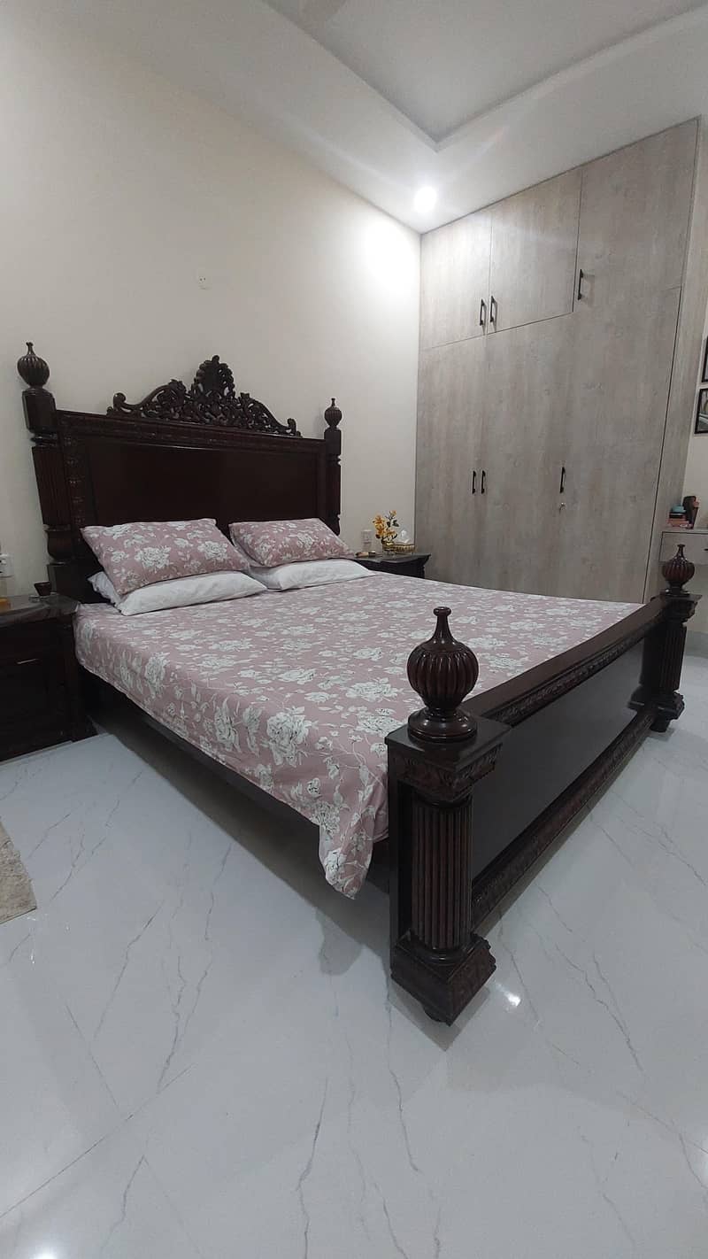 King sized bed 1