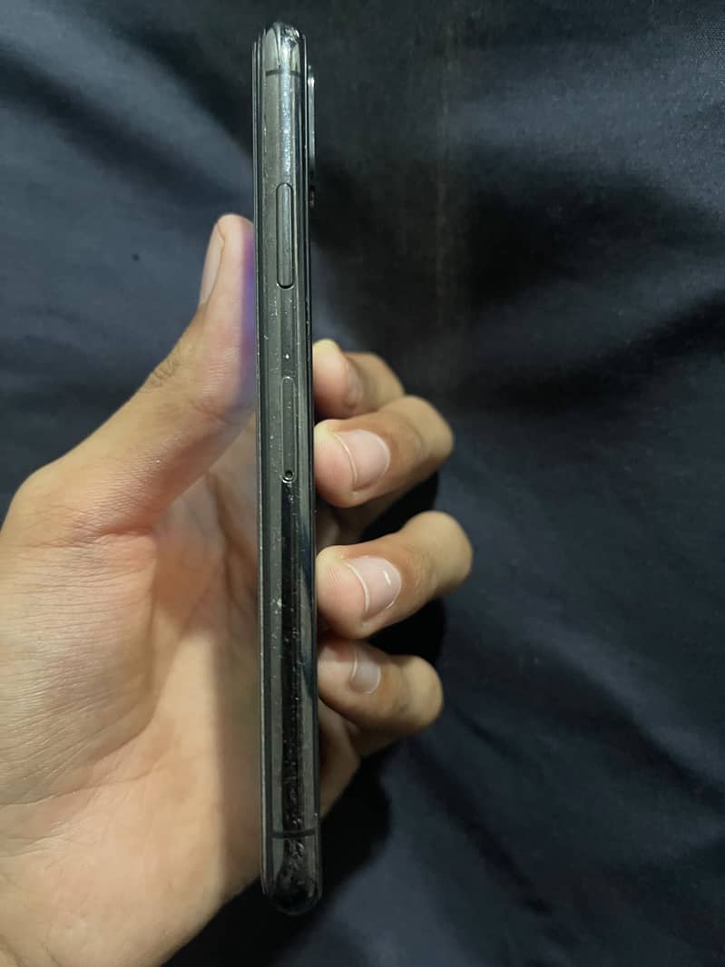 Apple iPhone X 3