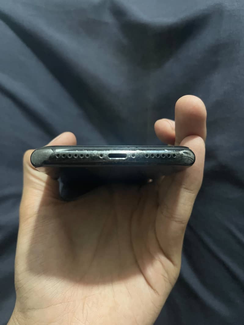 Apple iPhone X 5