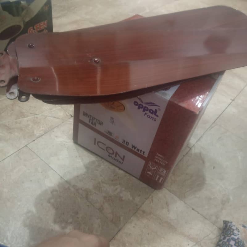 2 same ceiling fans7000 each 1