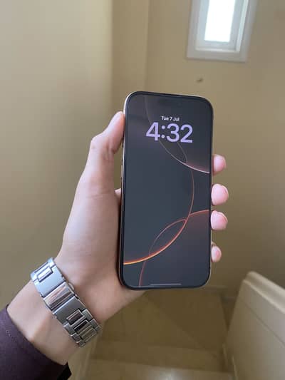 iPhone 16 Pro (Desert titanium)
