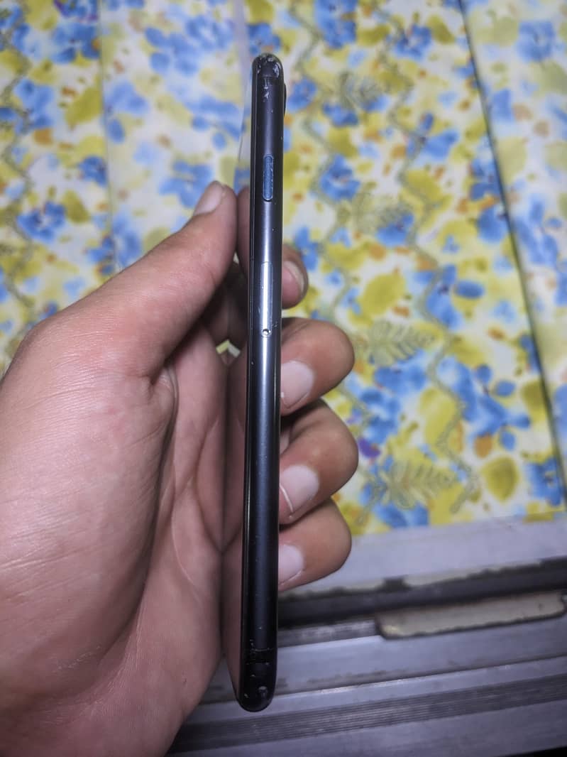 Apple iPhone 7 2