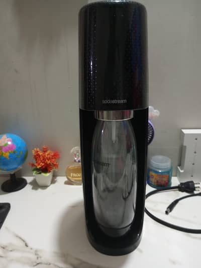 Soda Stream machine cold drink maker