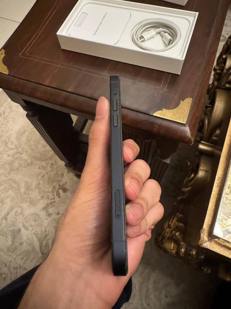 Apple iPhone 12 3