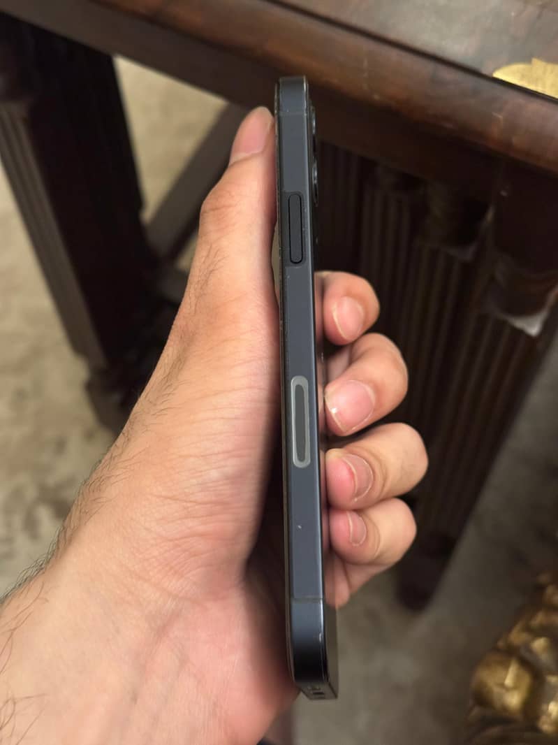 Apple iPhone 12 5