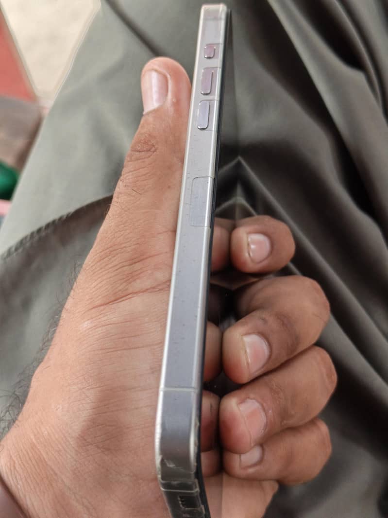 Apple iPhone 15 Pro Max 5