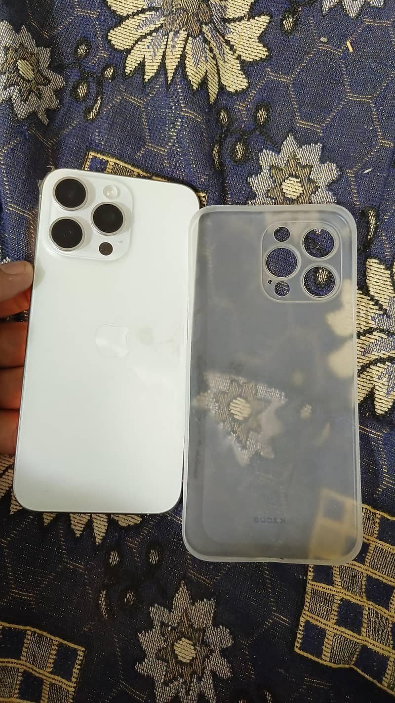 Apple iPhone 15 Pro Max 9