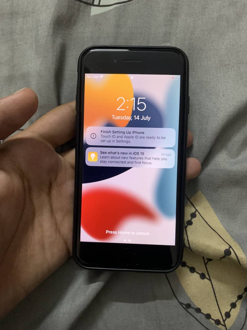 Apple iPhone 7 0