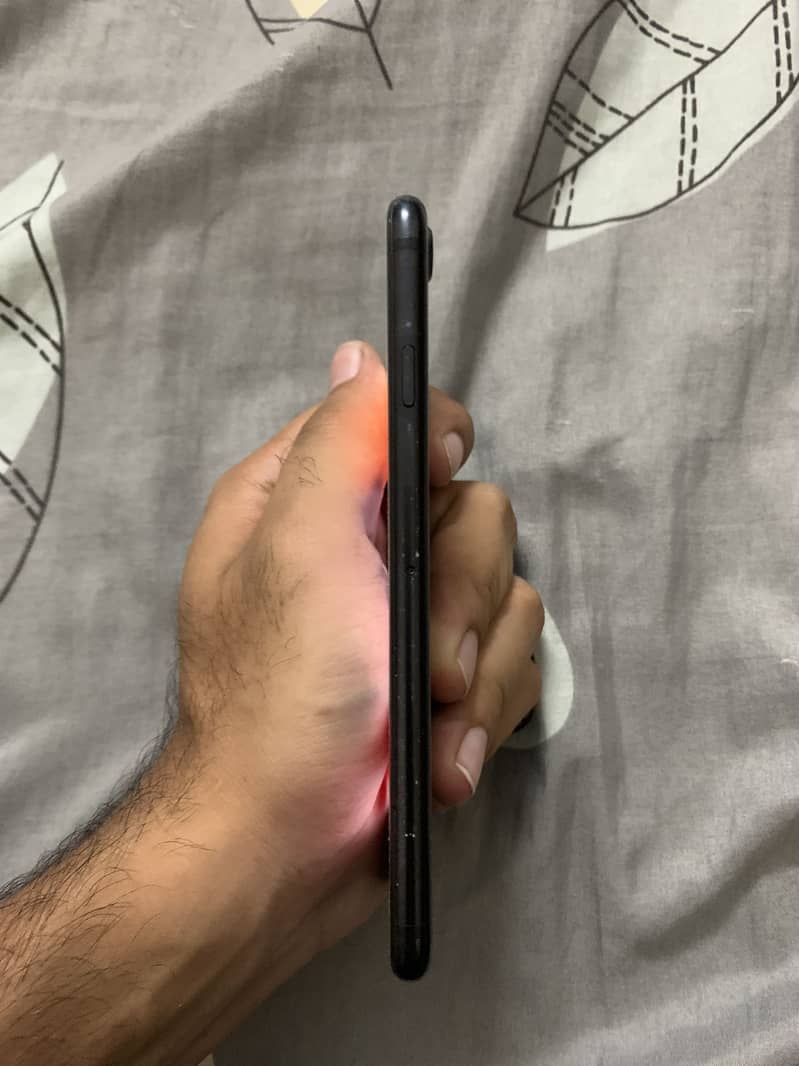 Apple iPhone 7 2
