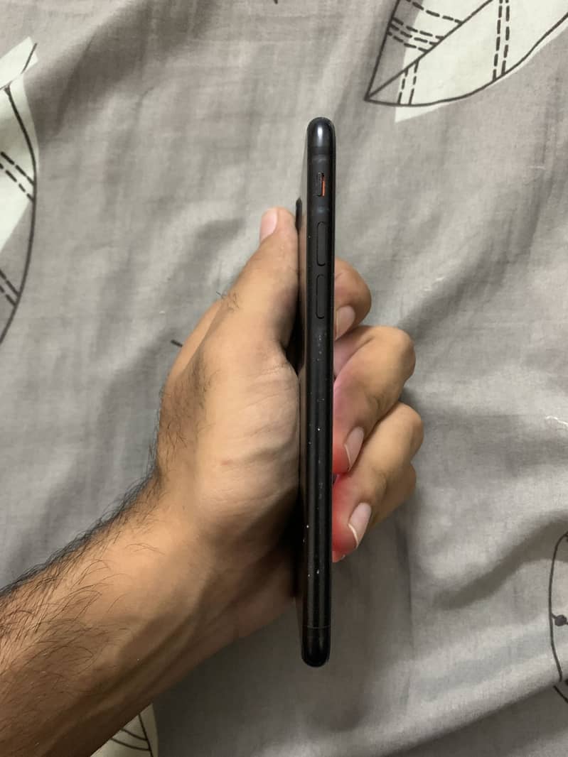 Apple iPhone 7 3