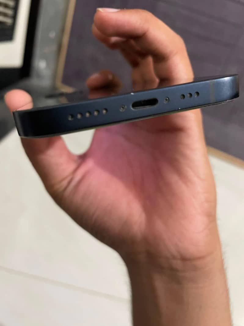 Apple iPhone 12 3