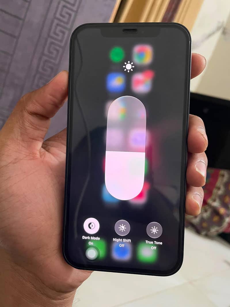 Apple iPhone 12 4