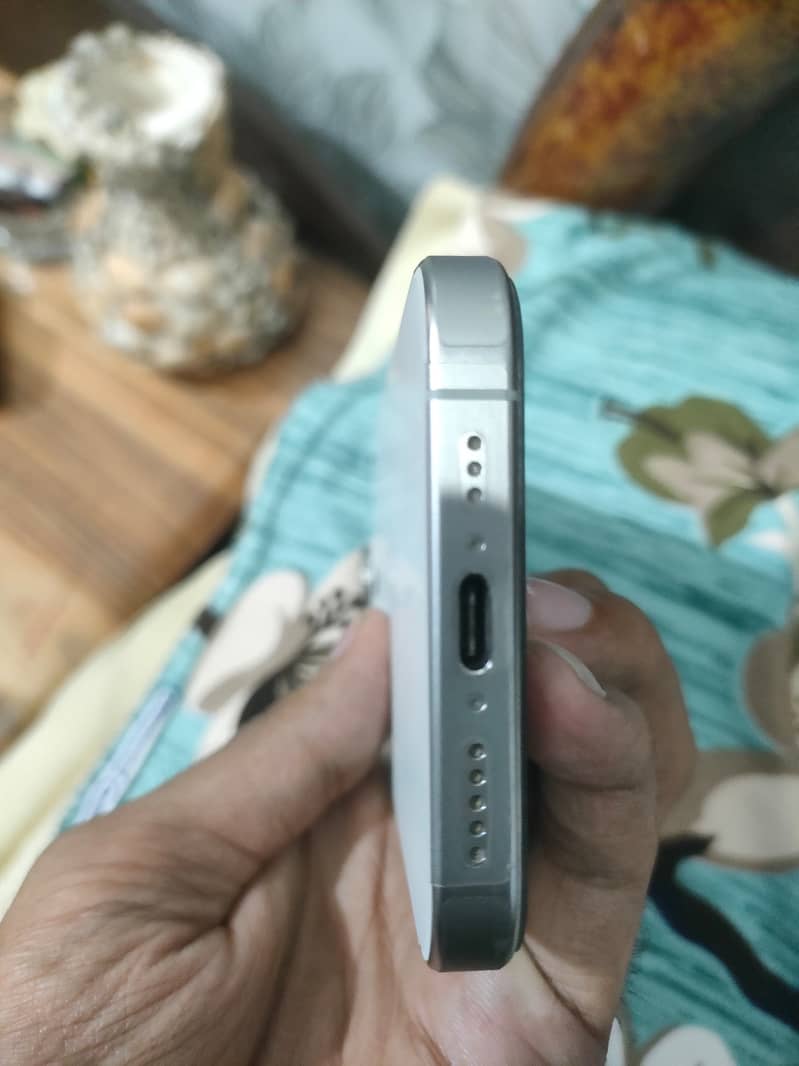 IPHONE 15pro Jv 3
