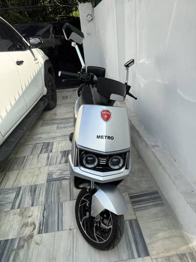 Metro M6 one month used just like brand new