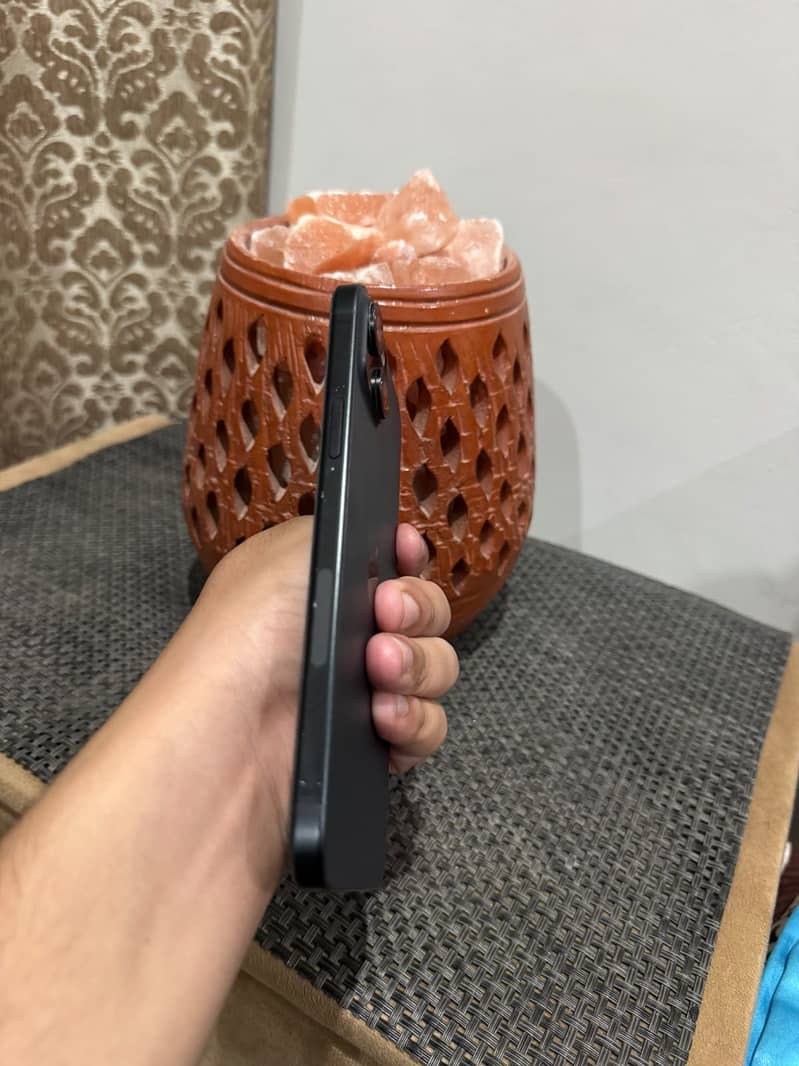 Apple iPhone 15 plus 3