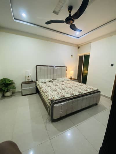 Brand new bed 10/10 condition with solid side tables